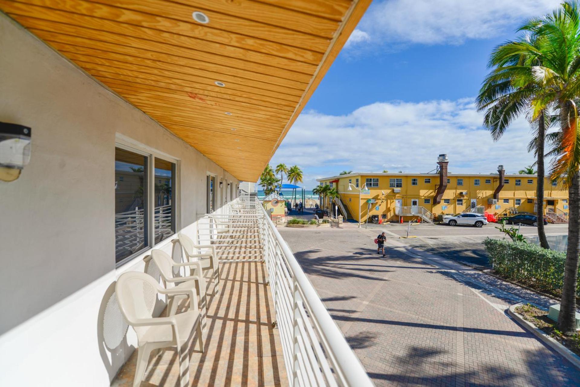 Amazing Balcony Studio At The Beach With Parking -M44 Голлівуд Екстер'єр фото
